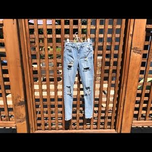 Ripped High Wasted Jeans